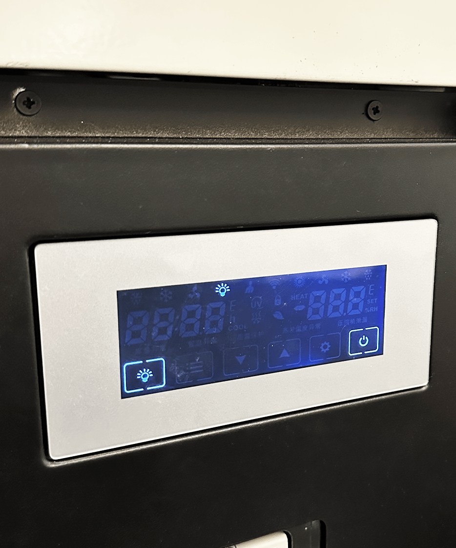 Vitrine à crème glacée professionnelle 12 bacs de 5 litres négative 1610 mm - 7487.0260 - Combisteel en cuisine professionnelle