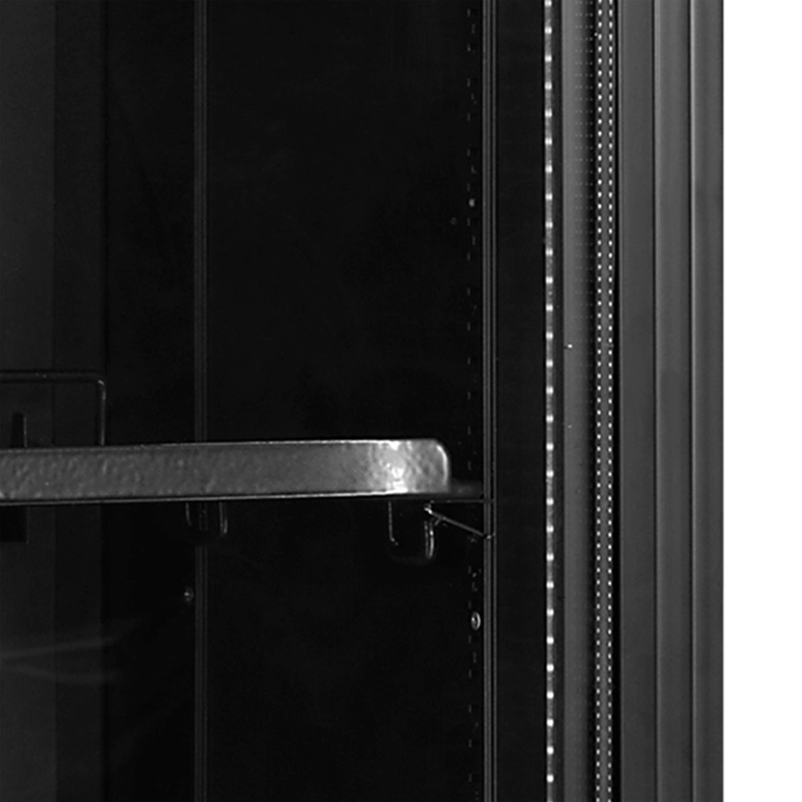Réfrigérateur professionnel à boissons 1 porte vitrée noir positif - FS176H Black - Tefcold en cuisine professionnelle